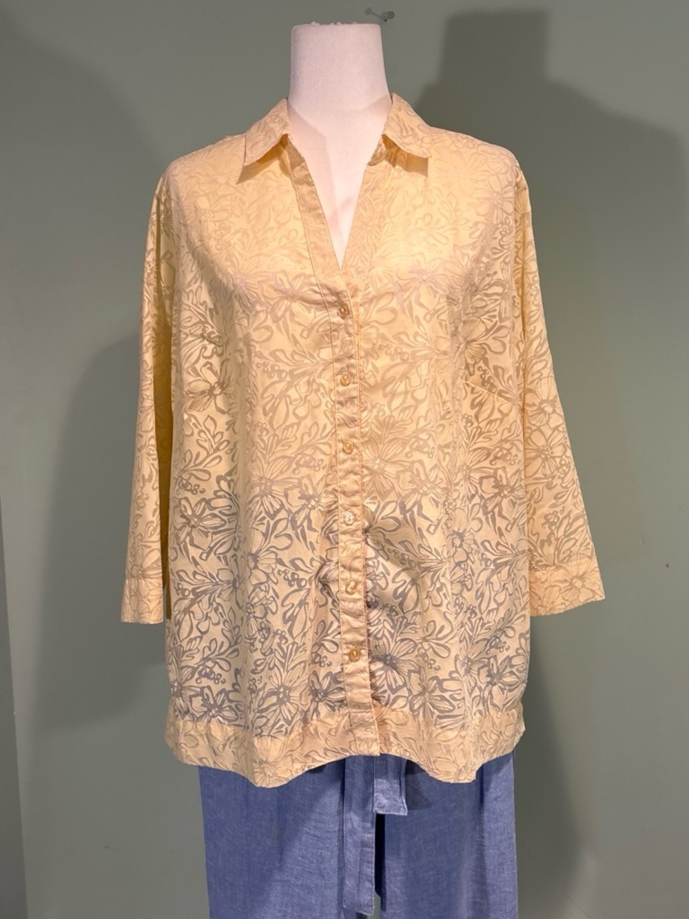 Studio Works Light Yellow Floral Button-Up Women's Top size 2X 3/4 sleeve